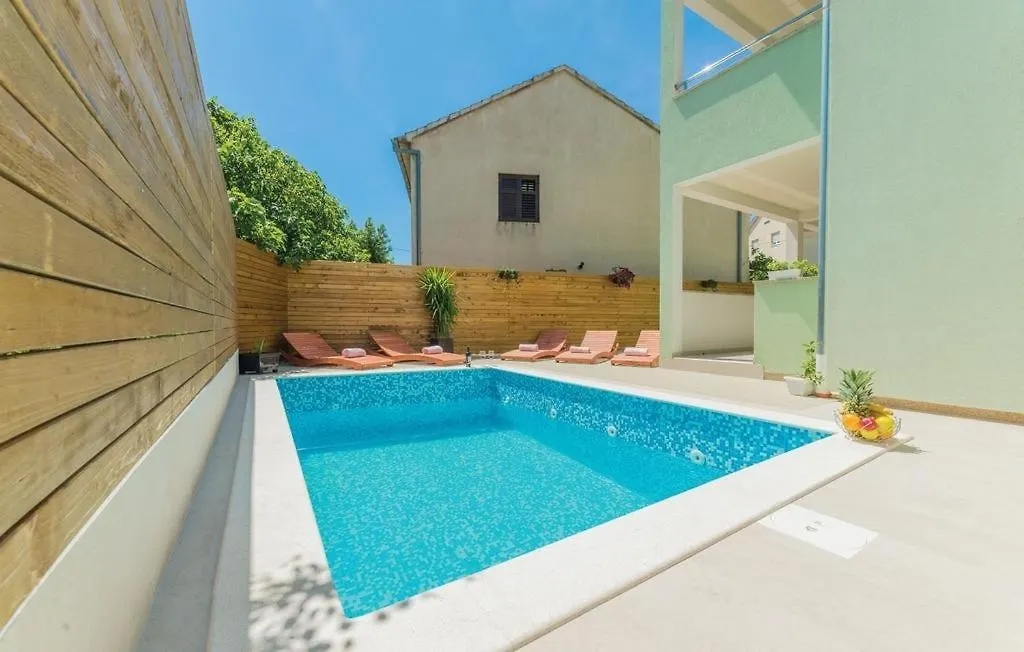 Apartment In Pakostane With Pool Access, Terrace, Air Conditioning, Wi-Fi, 3548-4