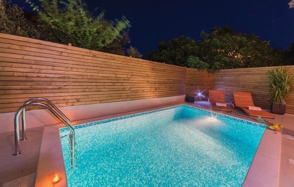 Apartment In Pakostane With Pool Access, Terrace, Air Conditioning, Wi-Fi, 3548-4