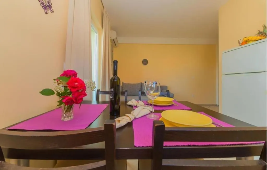 Apartment In Pakostane With Pool Access, Terrace, Air Conditioning, Wi-Fi, 3548-4