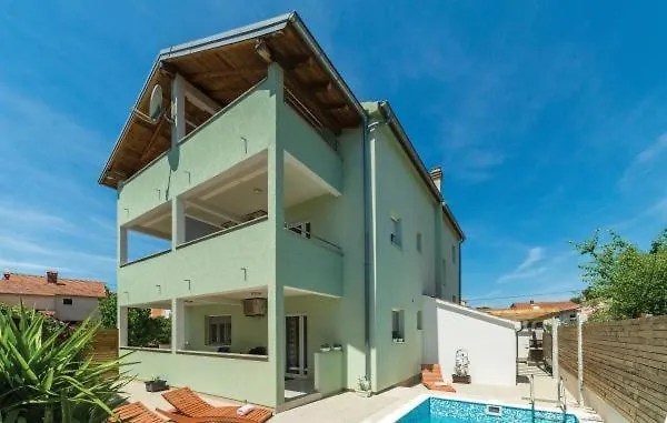 Apartment In Pakostane With Pool Access, Terrace, Air Conditioning, Wi-Fi, 3548-4