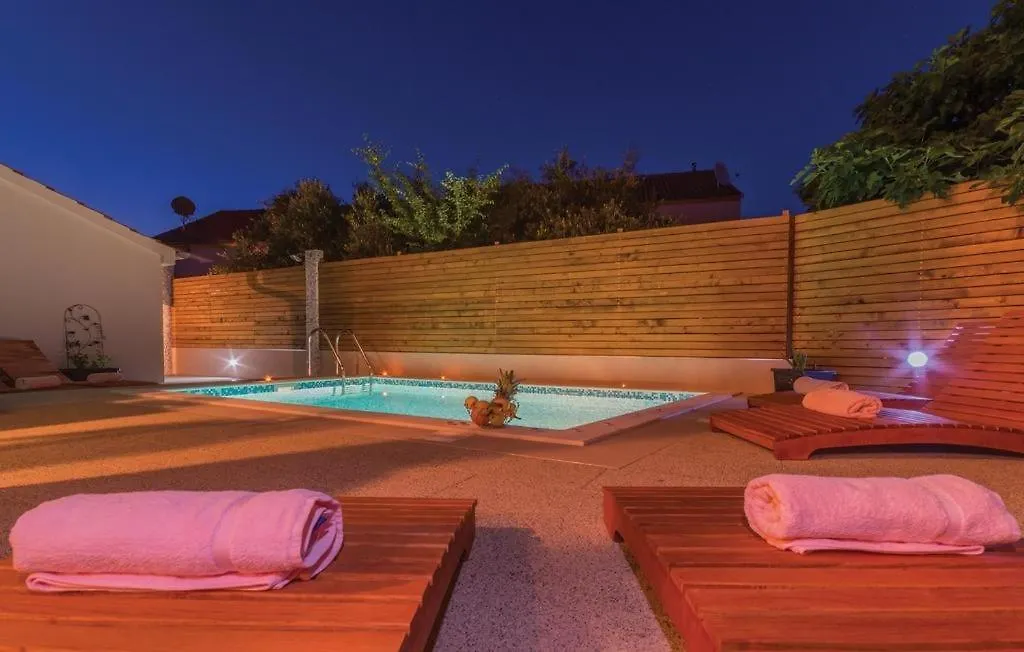 Apartment In Pakostane With Pool Access, Terrace, Air Conditioning, Wi-Fi, 3548-4 Croatia