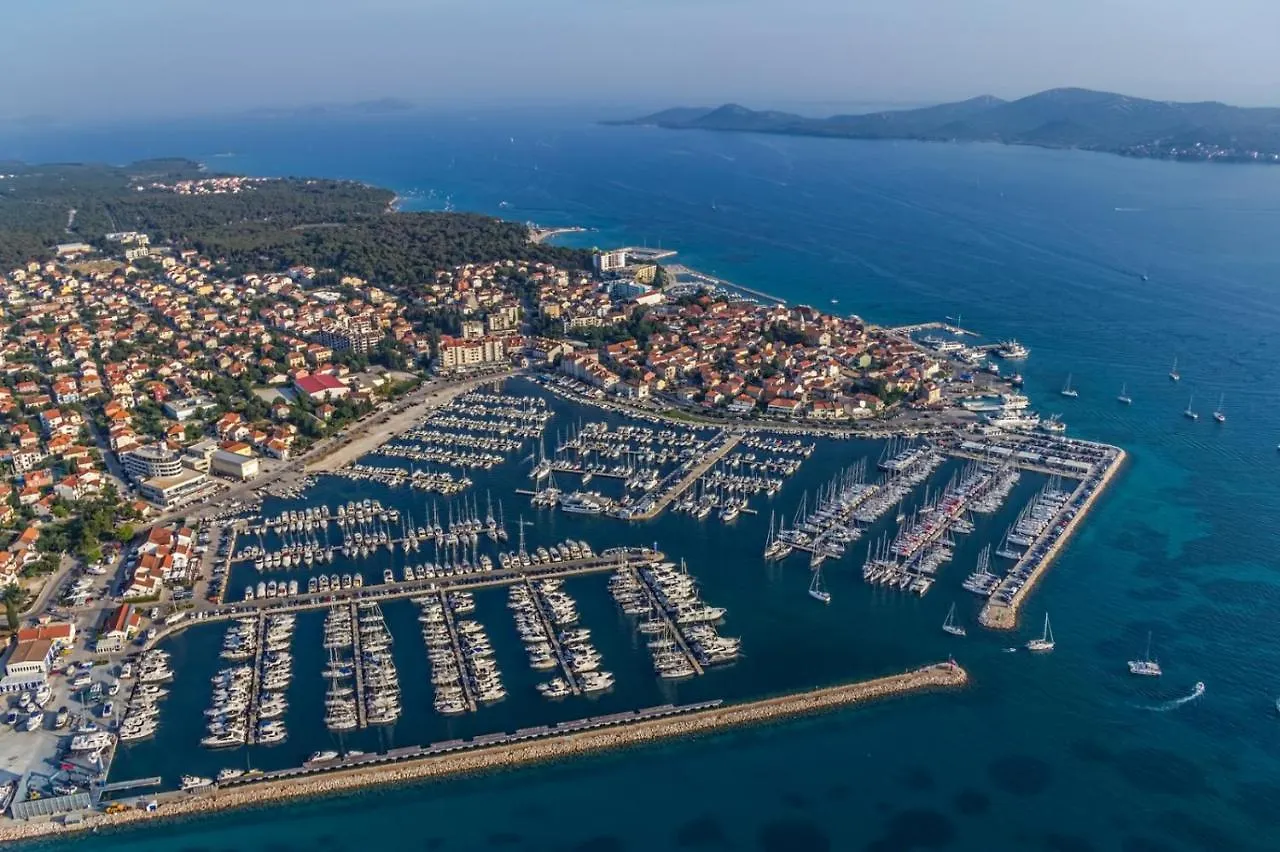 Apartment In Pakostane With Pool Access, Terrace, Air Conditioning, Wi-Fi, 3548-4 Croatia