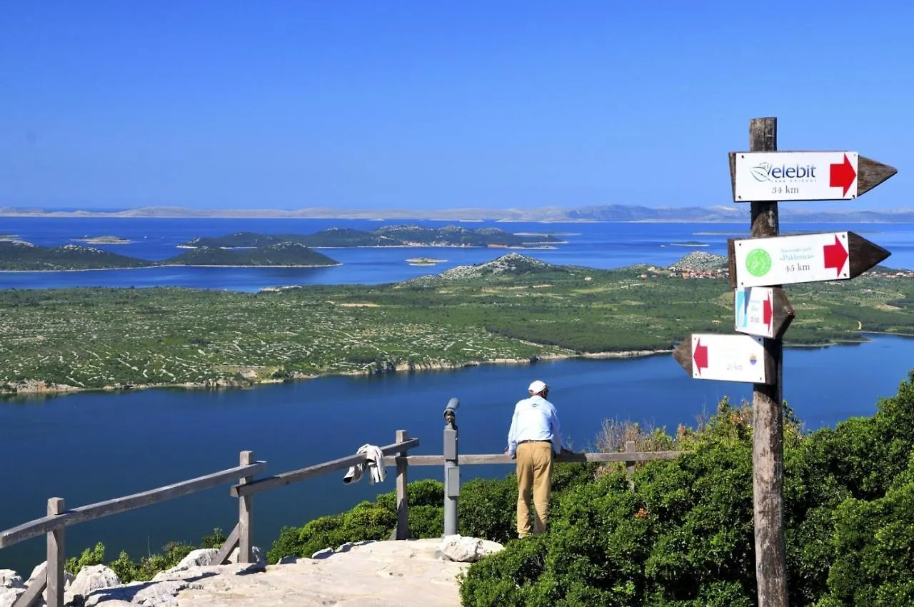 Apartment In Pakostane With Pool Access, Terrace, Air Conditioning, Wi-Fi, 3548-4 Croatia